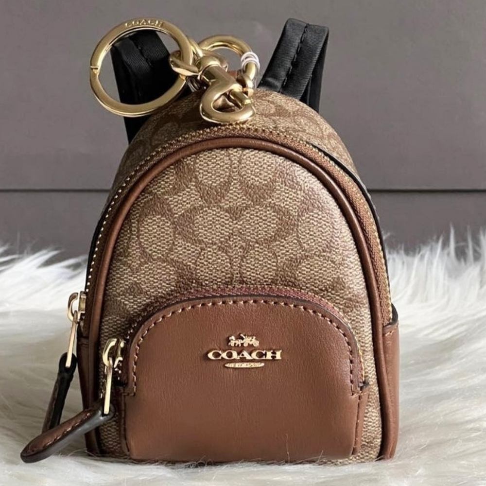 Coach Mini Court Backpack ๐๐จ๐ฅ๐ ๐๐ฎ๐ญ ๐๐๐ซ๐จ๐ฌ๐ฌ ๐๐จ๐๐๐ก ๐๐ญ๐จ๐ซ๐๐ฌ! - Picture 1 of 16